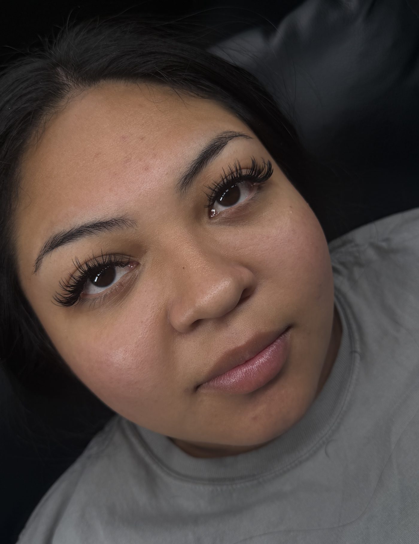 Full lash set on client in blue